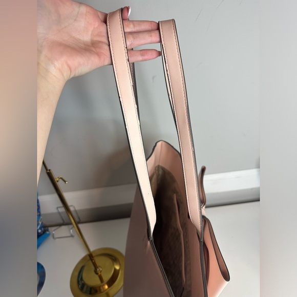 EUC Karl Lagerfeld Tote no call outs - Picture 6 of 15